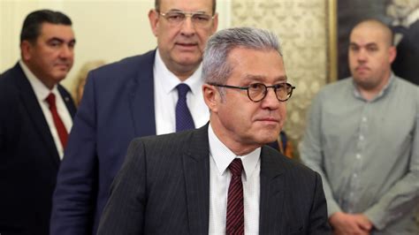 Паспорт за милион. ГЕРБ и ДПС оставиха възможност за българско ...