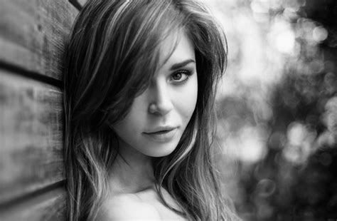 Elegant Black & White Model Wallpaper with Bokeh Effect