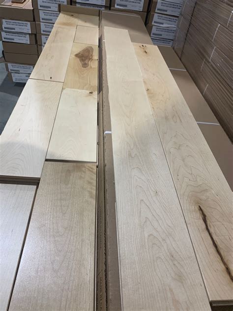 Hardwood: Hard Maple 5 Inch 3/4 - Very Rustic - Canada Floors Depot