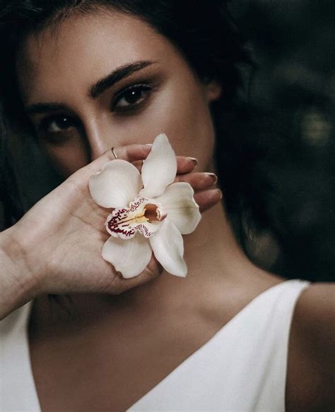 Moodboard #1 Макияж: нюд в бежевых тонах Волосы прямые на пробор Кадры ...