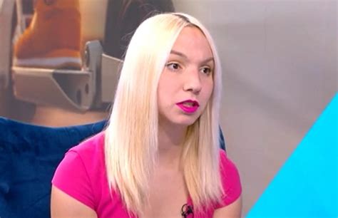 ПОРЕДЕН ТЕЖЪК УДАР СРЕЩУ ЕМИЛИ ТРОТИНЕТКАТА - Secret.bg - светски ...