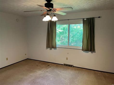985 University Dr, Edwardsville, IL 62025 | MLS# MAR24026373 | Homes.com