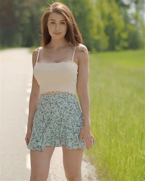 Clara Felicia Lindblom on Instagram: “Summer 🥰🌸 @BangEnergy Follow the