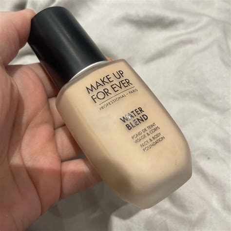 Makeup forever water blend foundation in R250 98%... - Depop