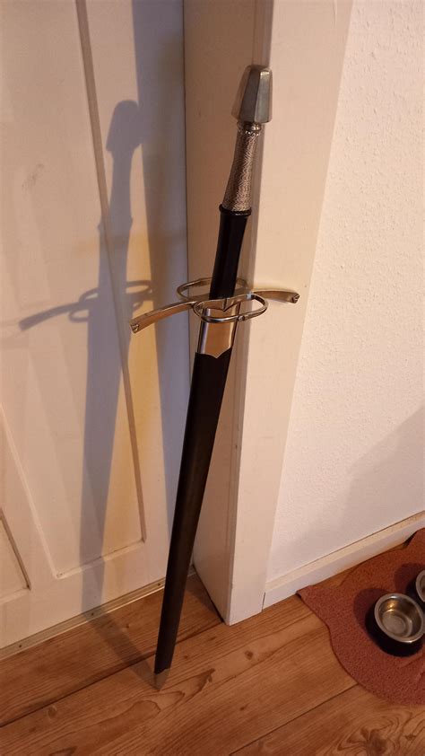 My very first sword. The 15th Century Longsword from Windlass. : r/SWORDS