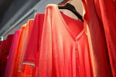 how to get fabric softener smell out of clothes