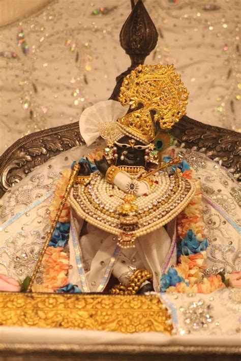 radha raman ji wallpaper kahna ji pics aesthetic statue mandir