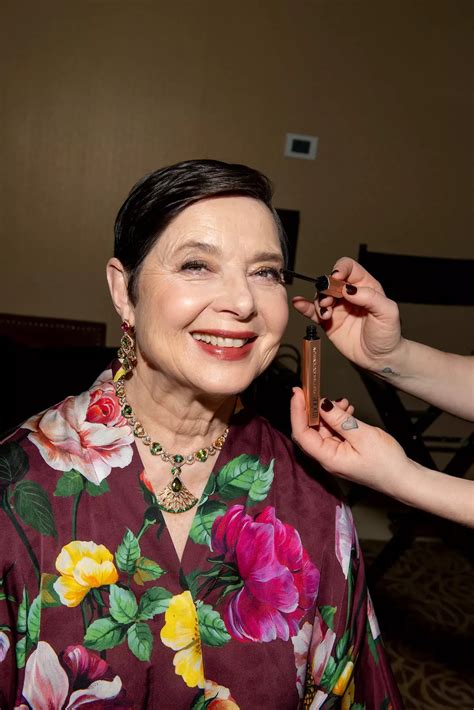 Behind-the-scenes wit Isabella Rossellini at the BAFTAs - Vogue Scandinavia