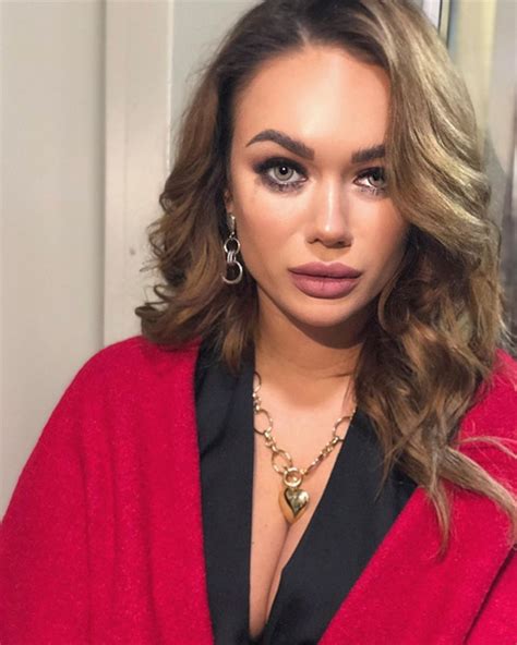 Яна Кошкина испугала подписчиков своим фото без макияжа | WOMAN