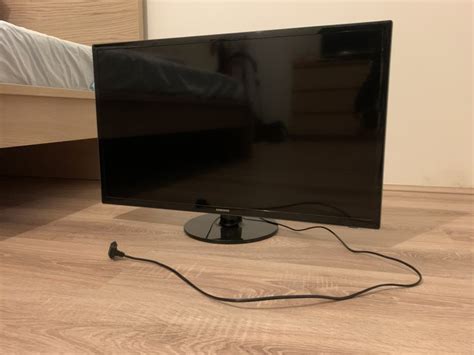 Samsung smart TV 32” - UE32F4000AW