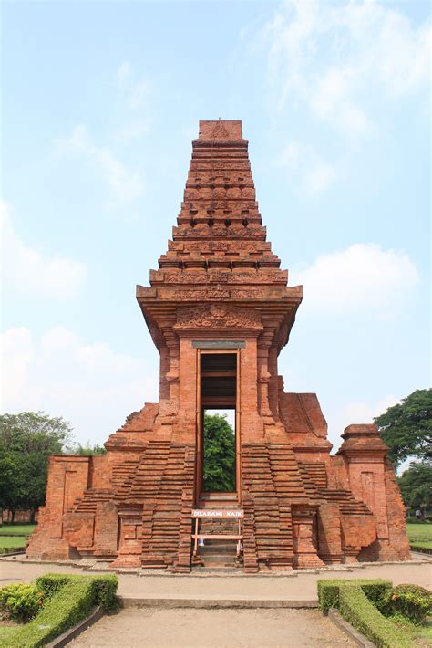 gapura bajang ratu national museum  asian art