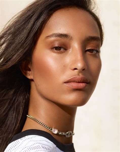 LES BEIGES. WENN NATÜRLICHKEIT ZUM STIL WIRD CHANEL – Foundation | CHANEL