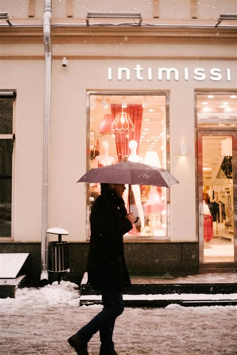 Snowfall over Street in Town · Free Stock Photo