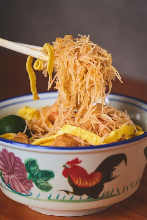 Crispy, Juicy Sio Bak & Har Cheong Gai Rice Bowls For $9.90 By Ex-Tung