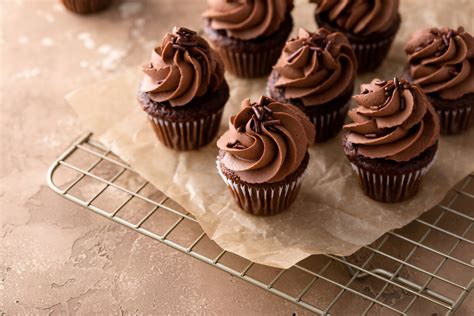 Delicious Chocolate Frosting Recipe for Baking Perfection
