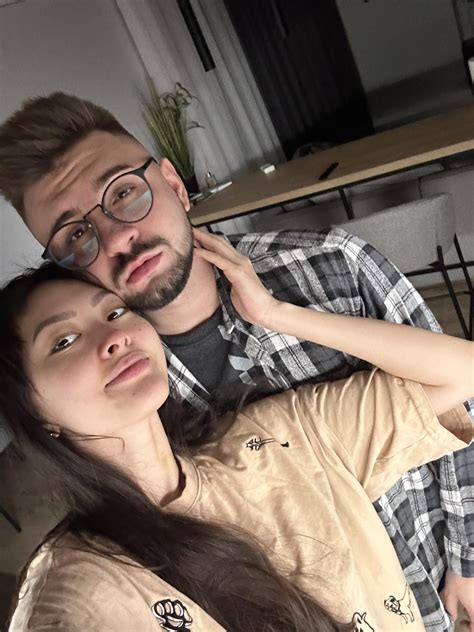With Fancyvikki aka vixivik : r/FancyVikki