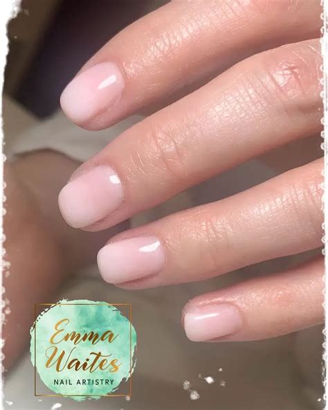 21 Gorgeous Natural Ombre Nail Designs to Test in 2022