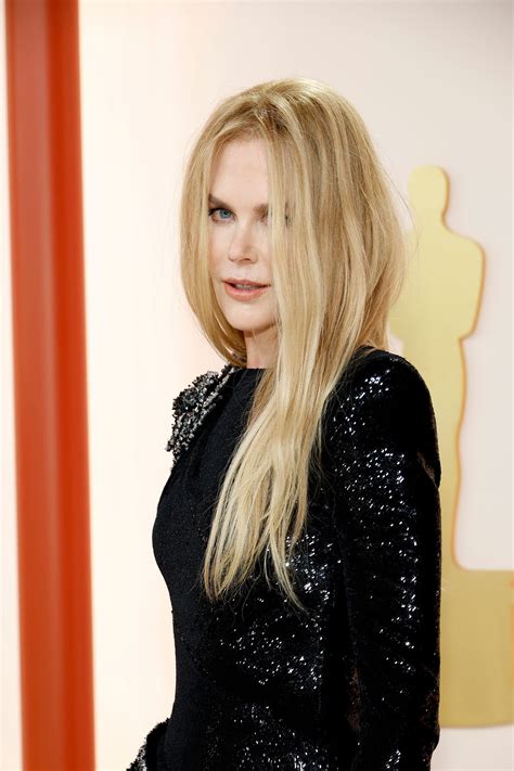Nicole Kidman Brings Bombshell Hair – And Unapologetic PDA – To The