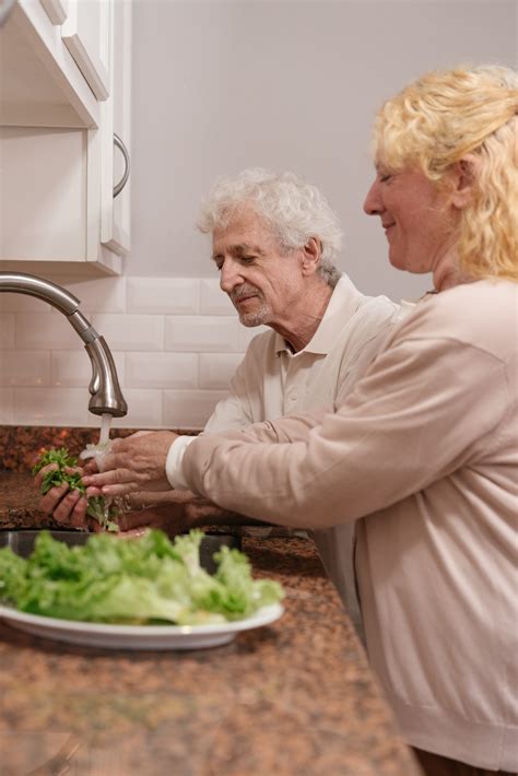 Como estimular a autonomia do idoso - Apoio domiciliário | Rosana Batista