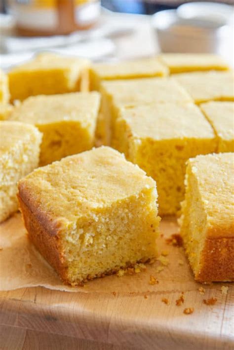 BEST Homemade Cornbread Recipe - Fifteen Spatulas