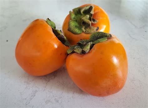 how to eat persimmons 1