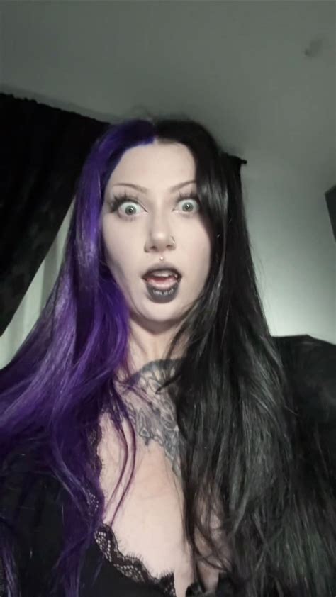 Ravengriim | *vampire noises*🧛🏻‍♀️ My @hauntcult piece helping me