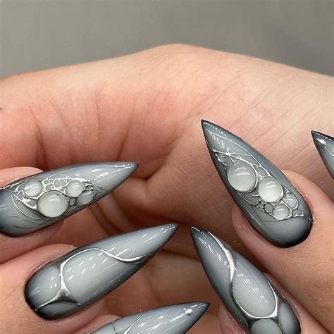 Арт маникюр Москва on Instagram: "Черный и молочный от @rocknail ...