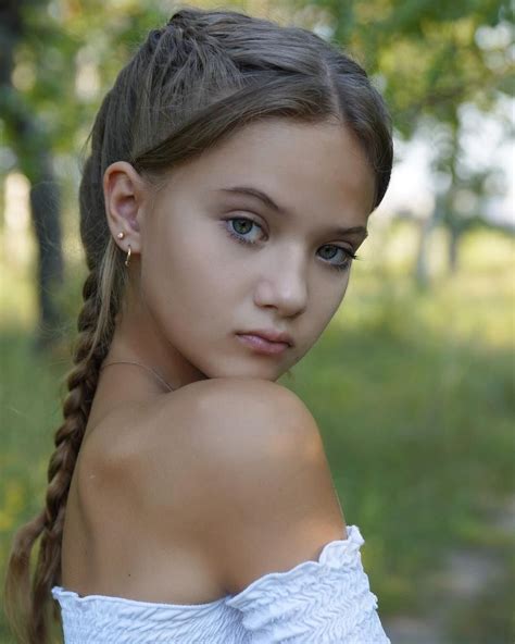 little girls waitrajce.idnes cervenec2014