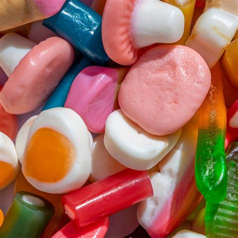 10 Classic UK Sweets and Chocolates That Will Give You Nostalgia (Even ...