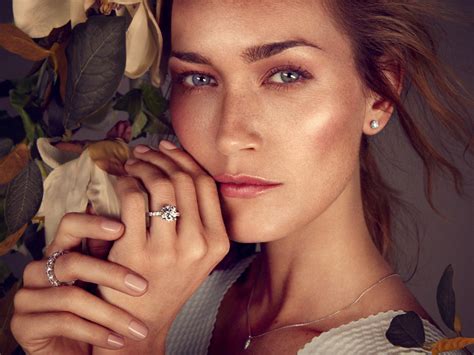 Svenja van Beek - Models | EastWestModels - Model Agentur Frankfurt am Main