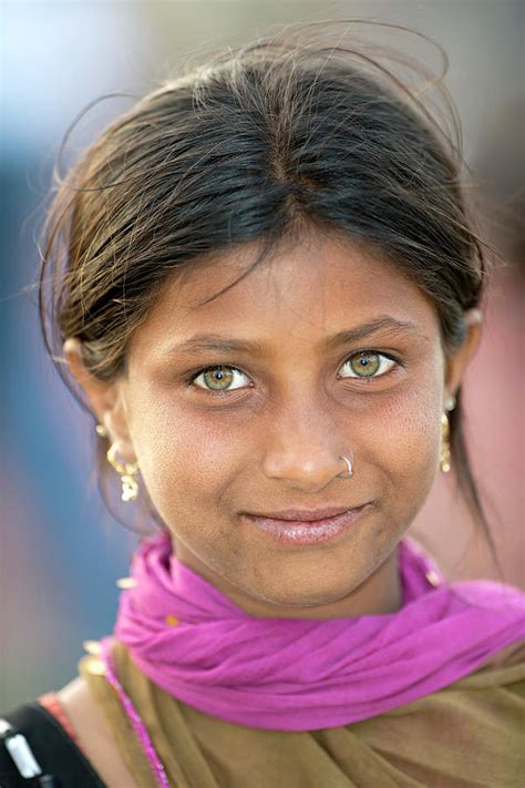 Gypsy in Jaipur Photograph by Tony Camacho - Pixels