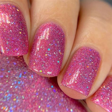 Uñas color rosa Barbie - bodas.com.mx