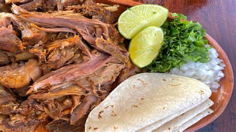 la barbacoa en mexico historia tradicion  el sabor de la comunidad