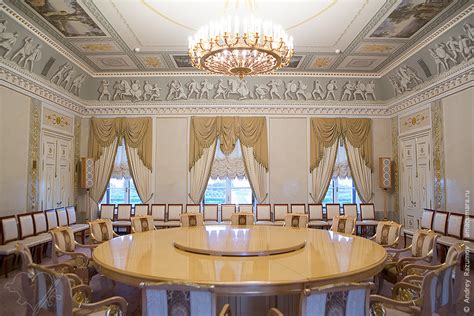 Интерьеры Константиновского дворца