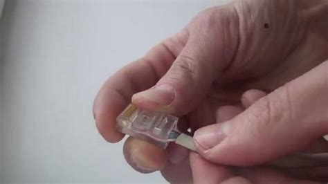 Как установить разъем RJ-45 (коннектор) на интернет кабель - YouTube