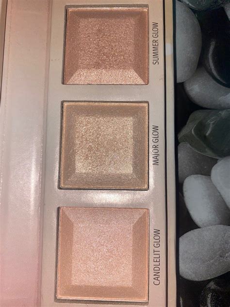 essence highlighter, Beauty & Personal Care, Face, Makeup on Carousell