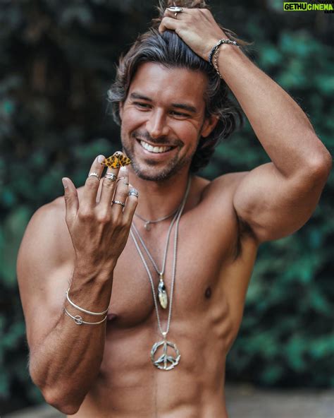 Bernardo Velasco Wiki, Biography, Age, Gallery, Spouse and more