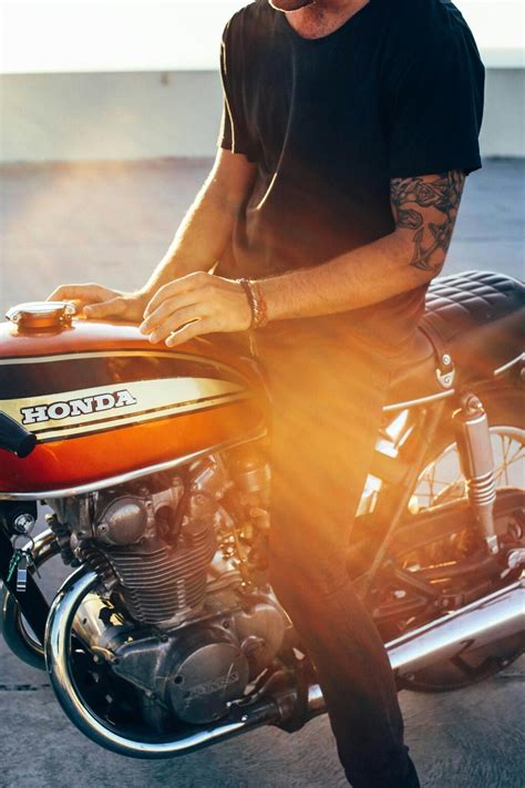 Harga Terbaru dan Spesifikasi Honda CB , Motor Klasik yang Masih ...