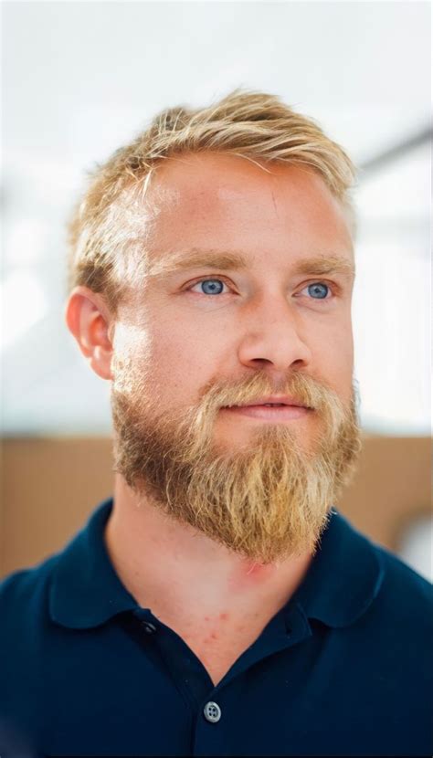 Épinglé par rosana sur Homens lindos | Barbe, Blond