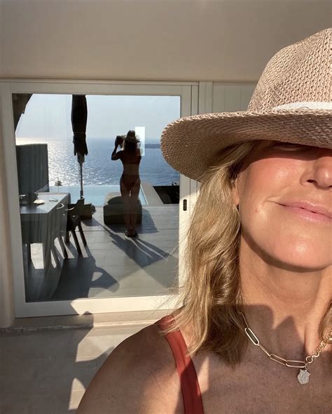 GMA's Lara Spencer teases fans as she poses in tiny bikini while star