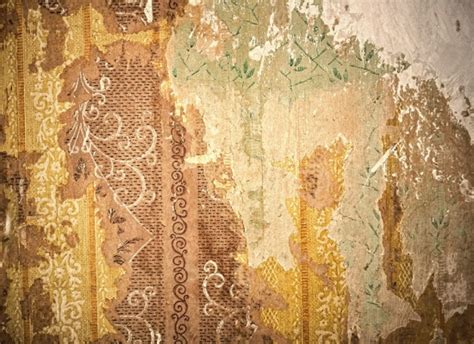 Peindre sur du papier peint : guide et conseils
