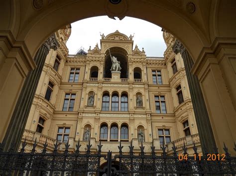 Шверинский замок Германия. | Germany travel, Schwerin, Castle parts
