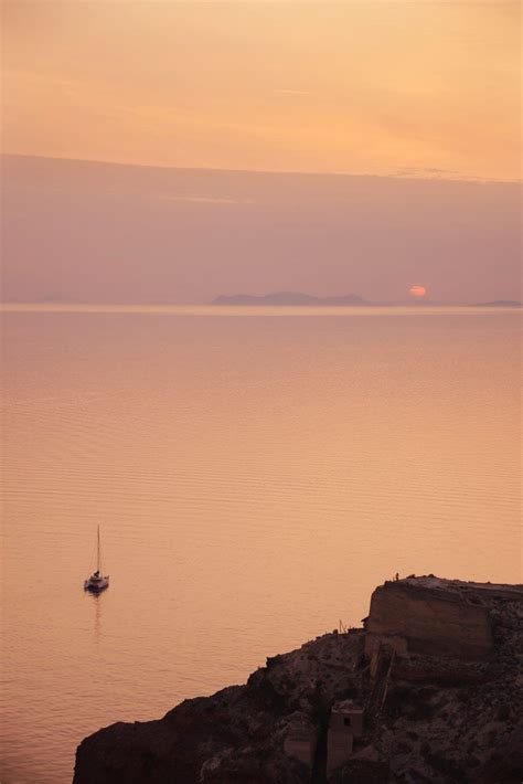 A Guide to Santorini Sunset Photography Locations