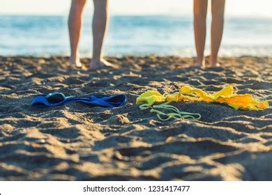 nudist beach couple royalty  images stock  pictures