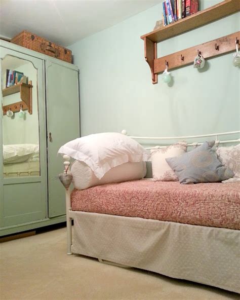 A Cottage in Totteridge: Visitors