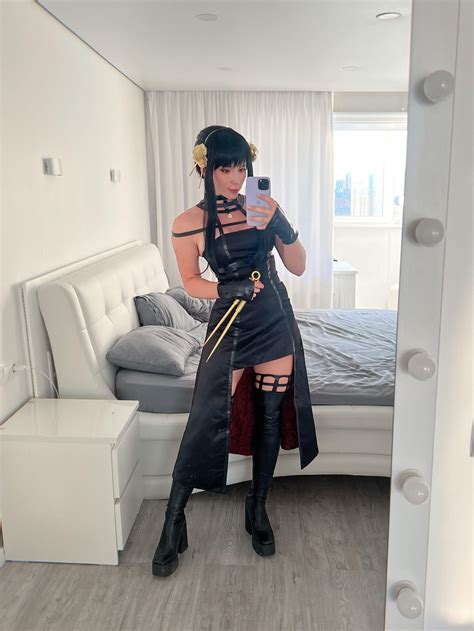 Yor Forger from SpyxFamily cosplay by SweetieFox : r/Cawwsplay