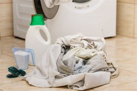 Pods vs. Liquid vs. Powder Laundry Detergent: Which Is Better?