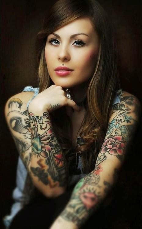 Mulheres Tatuadas E Nuas