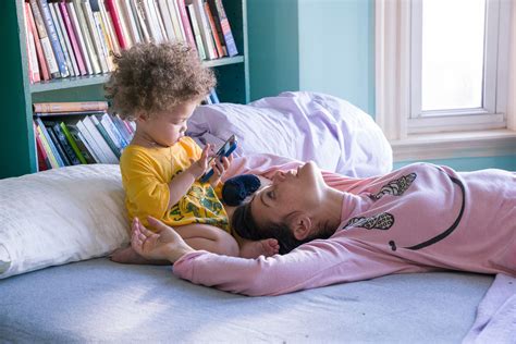 “SMILF,” a Rude, Nimble Comedy of Sex and the Single Mother | The New