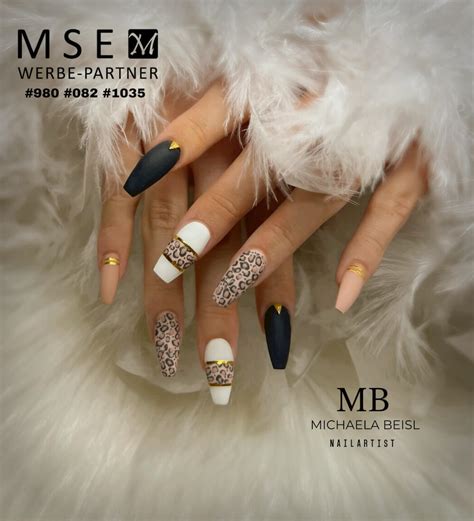 Nails Look
